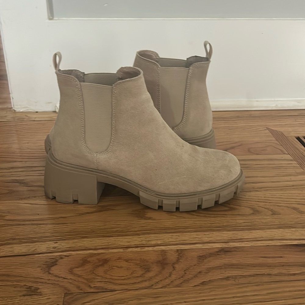 Steve Madden boot
